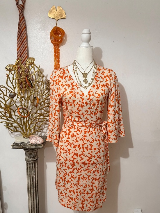 Diane Von Furstenberg Dresses & Skirts - VTG Diane von Furstenberg 100% Silk Jersey Geometric Wrap Dress – Iconic Y2K